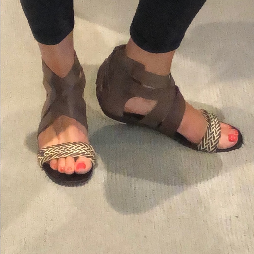 Dolce Vita sz10 leather gladiator sandals